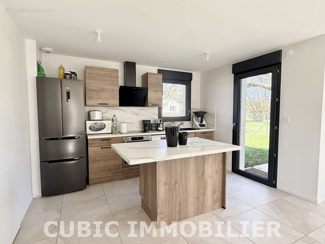 Maison à AMBERIEUX