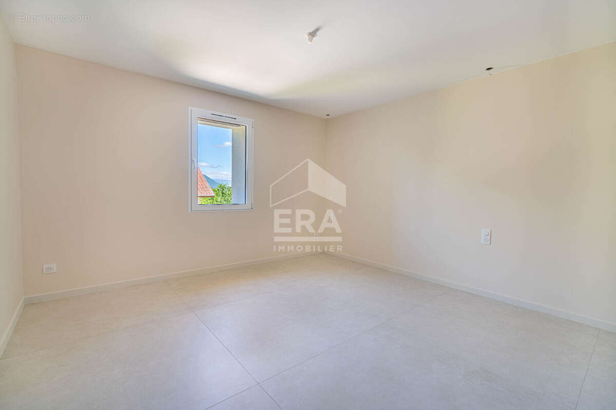 Appartement 70m² à mésigny - photo 7