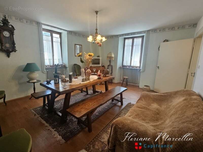Maison avec 2 appartements indépendants - VOUGY (74) - photo 6