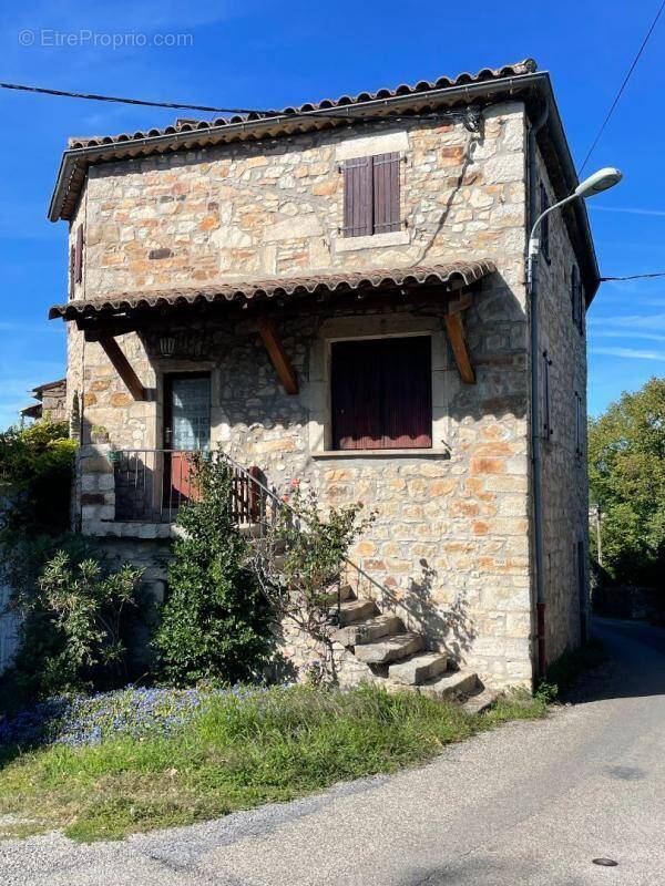 Maison à LABLACHERE