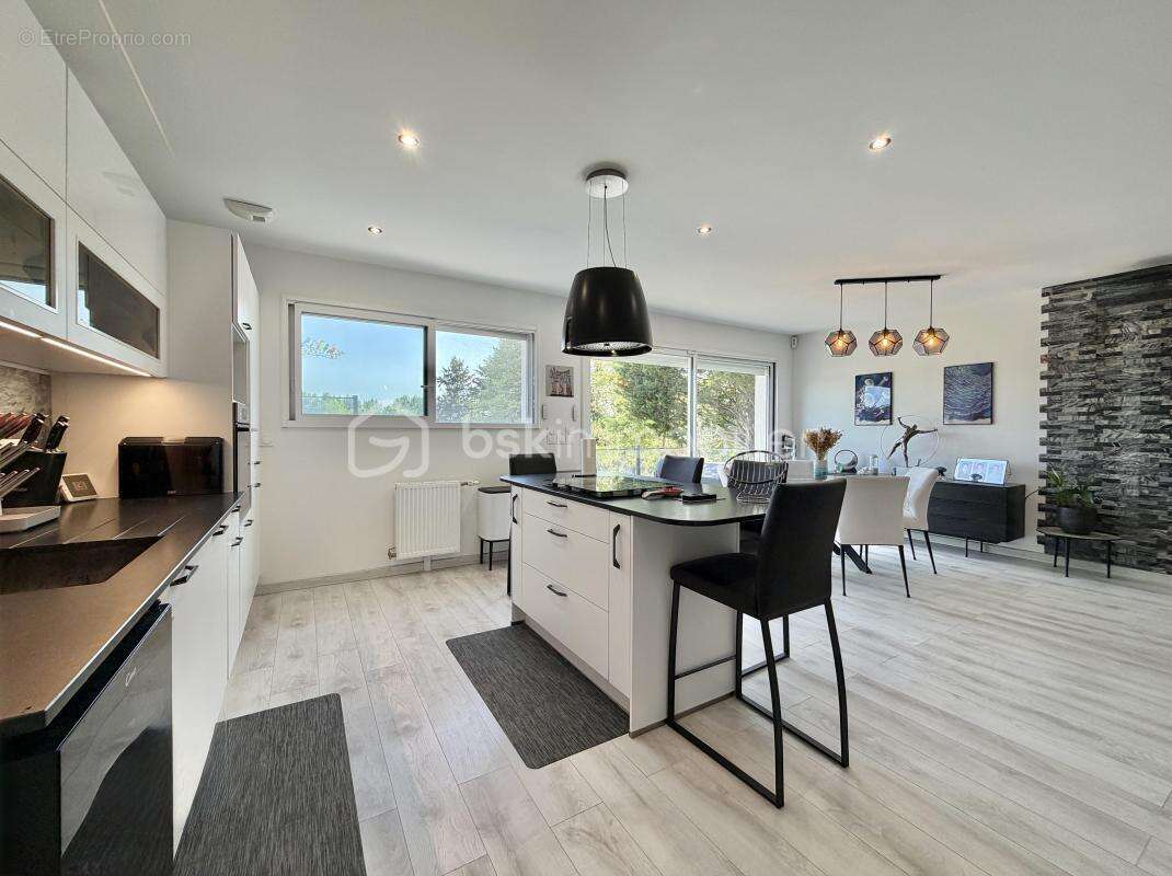 SUPERBE MAISON DE PLAIN-PIED DE 130 m² - 4 Chambres - Terrain 2 327 m² - DPE B - Sans Vis-à-Vis - Armentières-en-Brie - photo 5