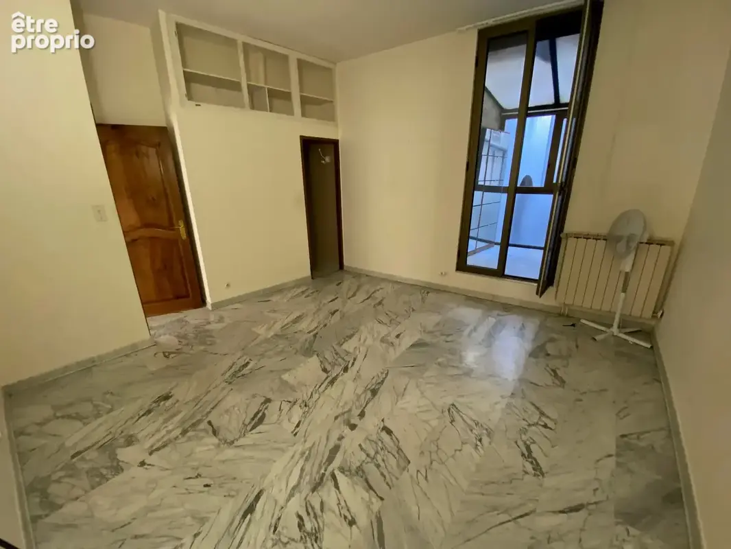 À deux pas des Arènes de Nîmes   Appartement bourgeois de 180 m2 - photo 11