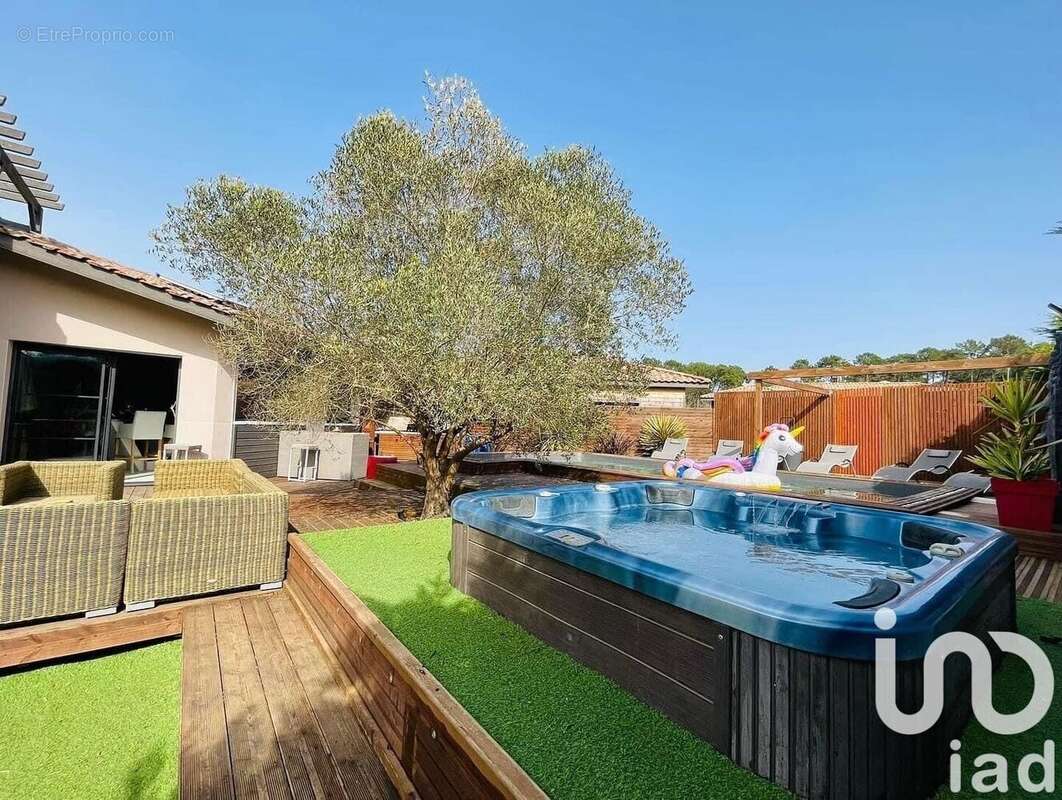 Maison 400 m² à Vieux-Boucau-Les-Bains  - photo 2