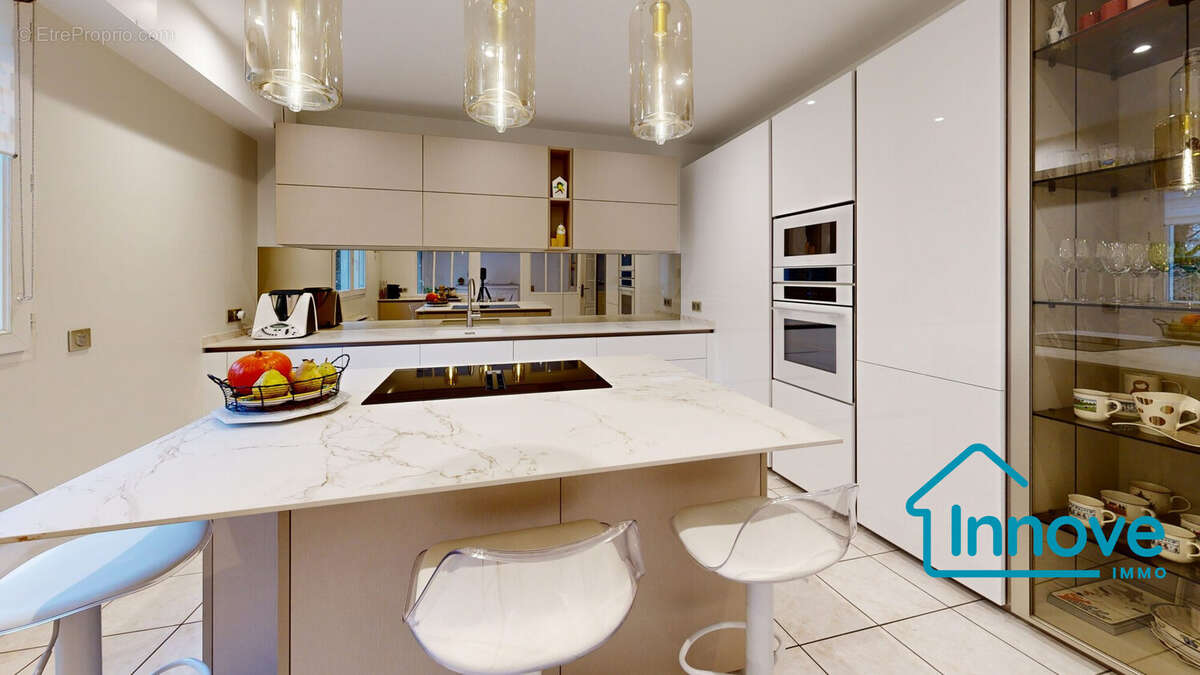 Maison à LA CELLE-SAINT-CLOUD