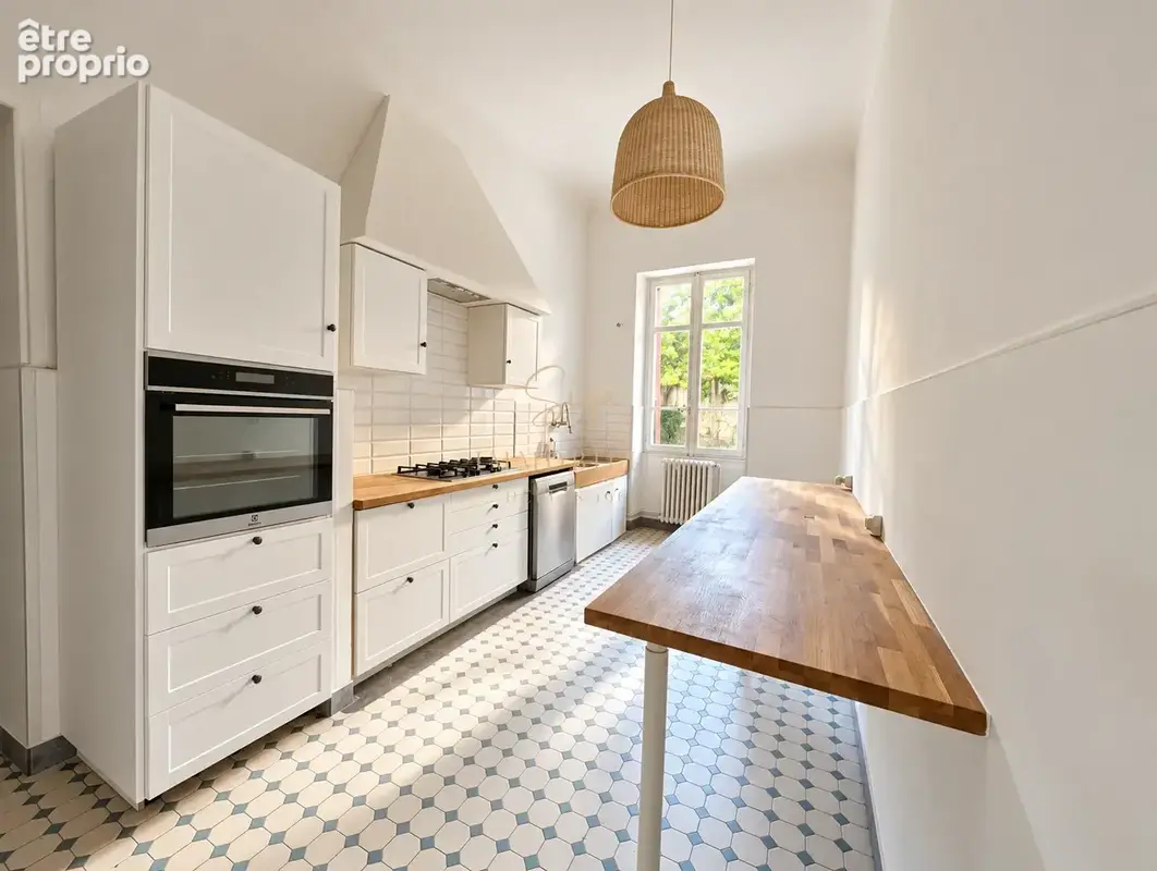 Marseille 8ᵉ   Rue Paradis  Appartement bourgeois de 207 m2 avec jardin privatif de 178 m2 - photo 5