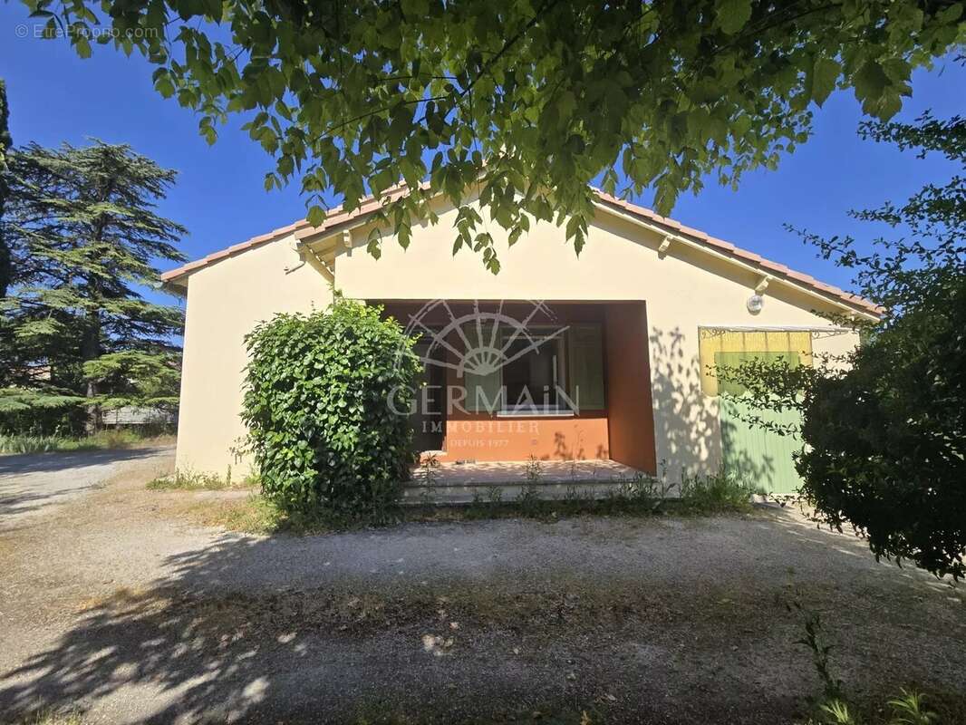 Maison de plain pied avec piscine et garage - L'Isle sur la Sorgue - photo 14