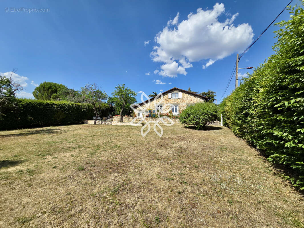Maison familiale 5 chambres à Brioude avec terrain - photo 23