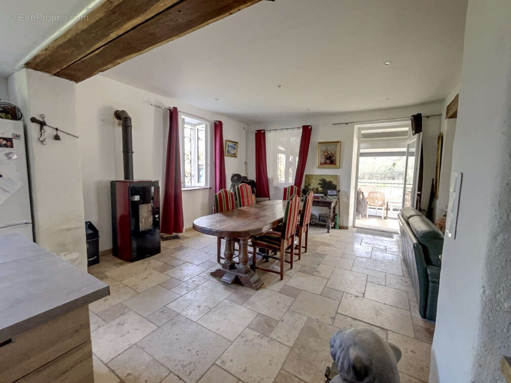 Maison à SAINT-ASTIER