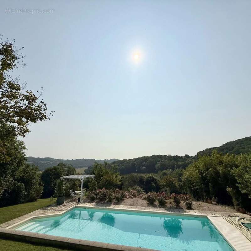 Maison à AURIONS-IDERNES