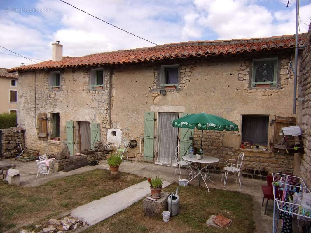 Maison à SAINT-GENARD