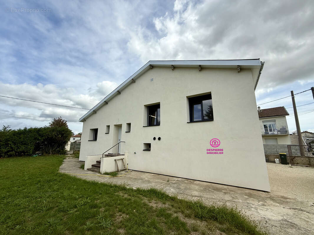 Maison à ROUSSILLON