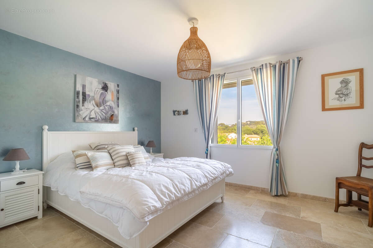 Maison à SIX-FOURS-LES-PLAGES