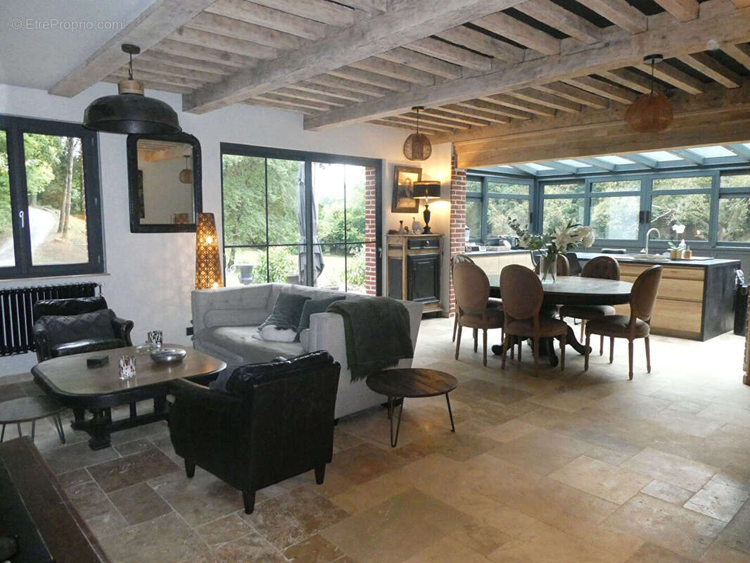 Maison à CORMEILLES