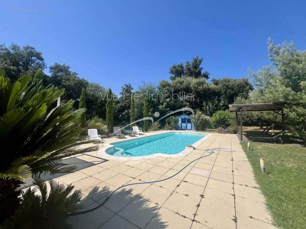 Villa T6. Parc de 2 089 m² avec piscine - photo 24