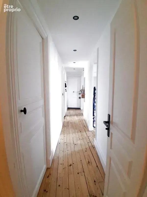 Appartement bourgeois entièrement rénové avec garage et balc - photo 7