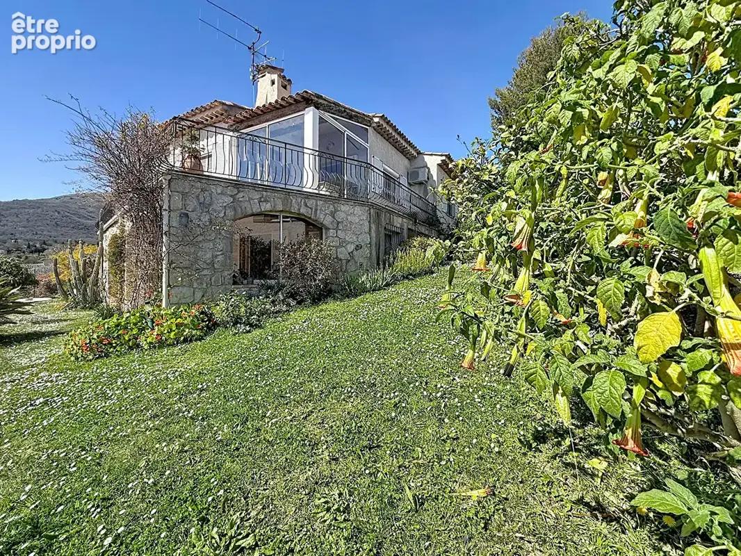 Maison à vendre à Vence avec vue mer  exceptionelle - photo 10