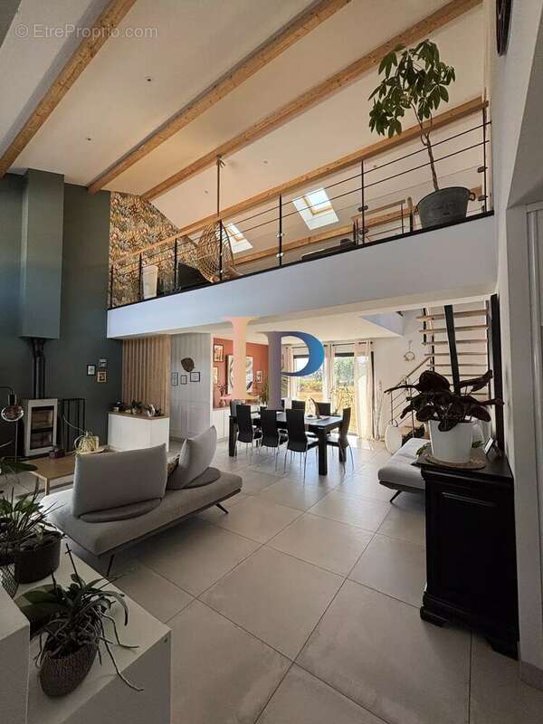 Maison à CHARLIEU
