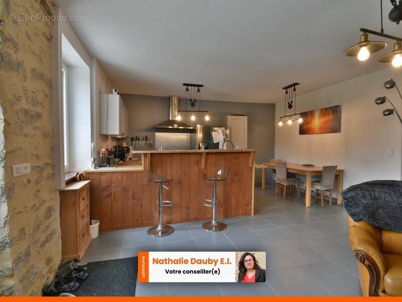 Maison à SAINT-LEGER-MAGNAZEIX