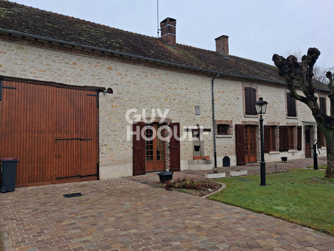 Maison à LONGUEVILLE