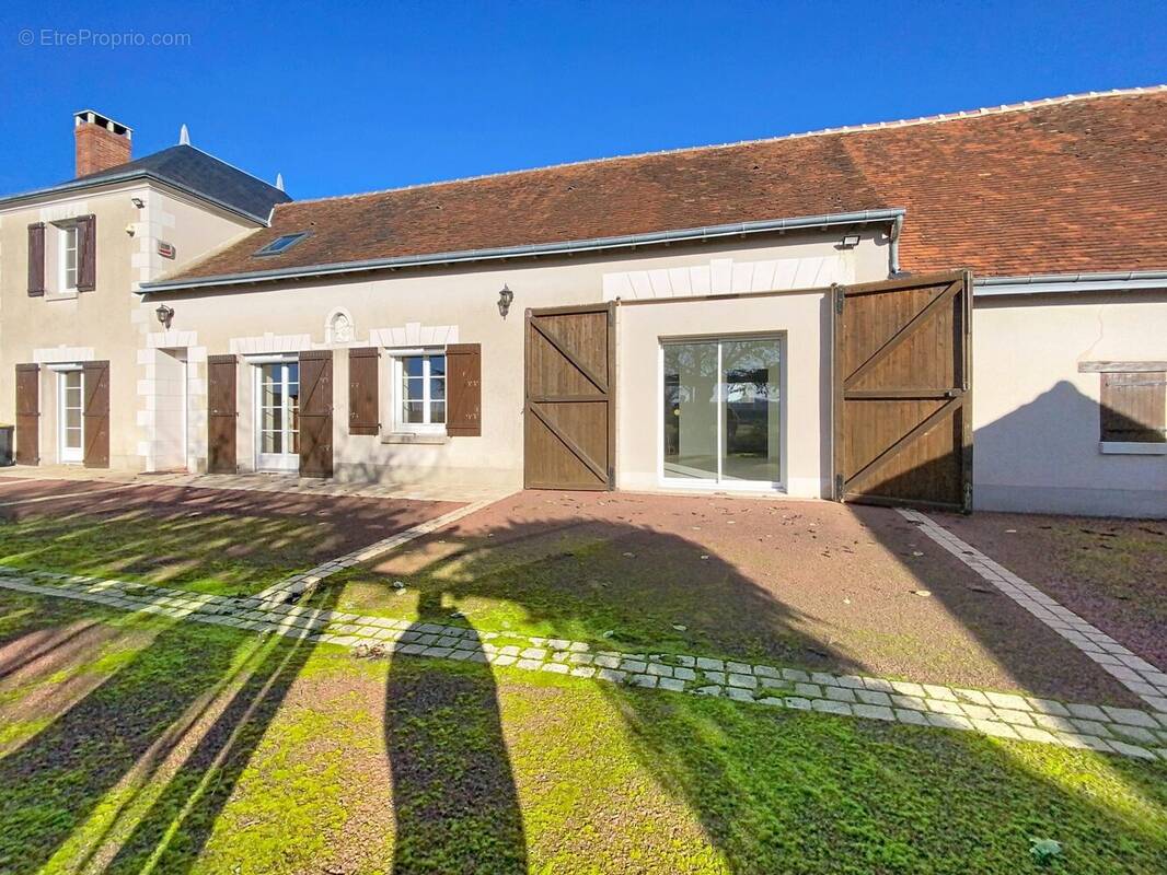 Maison à AZAY-SUR-CHER