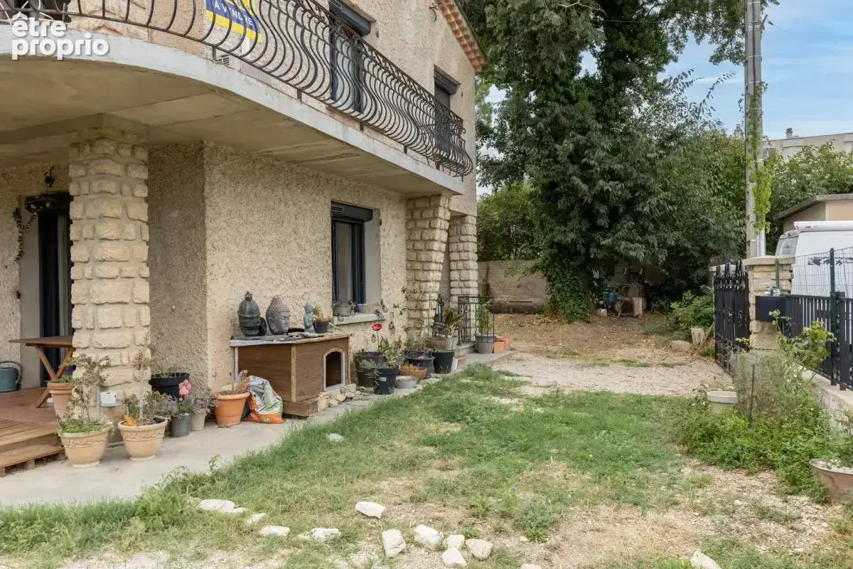 Maison de 6 pièces de 153 m² à Carpentras - photo 22