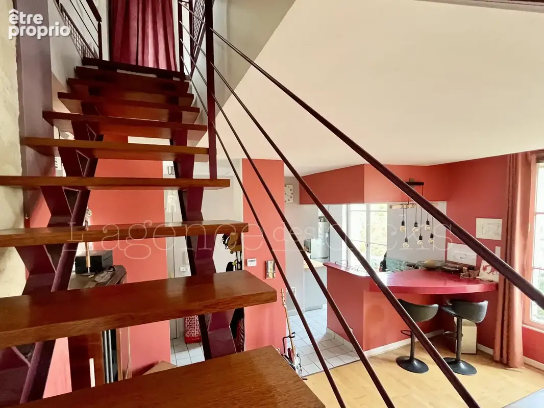 Bordeaux st pierre - vaste duplex 126m2 vue exceptionnelle sur place - photo 6