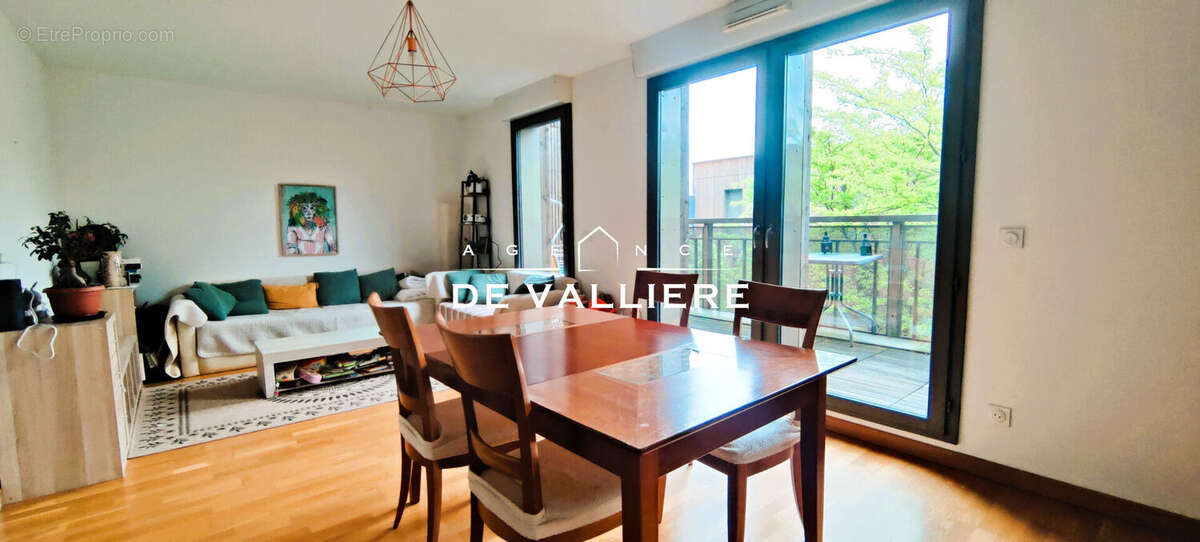 Appartement à NANTERRE