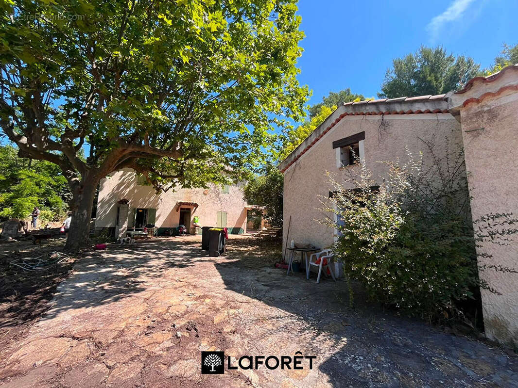 LE CASTELET ? Authentique Bastide du XVIIIe Siècle au Coeur des Vignes et des Oliviers terrain 6000 m² - photo 13