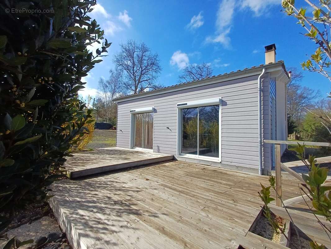 Maison à SAINT-JULIEN-DE-COPPEL