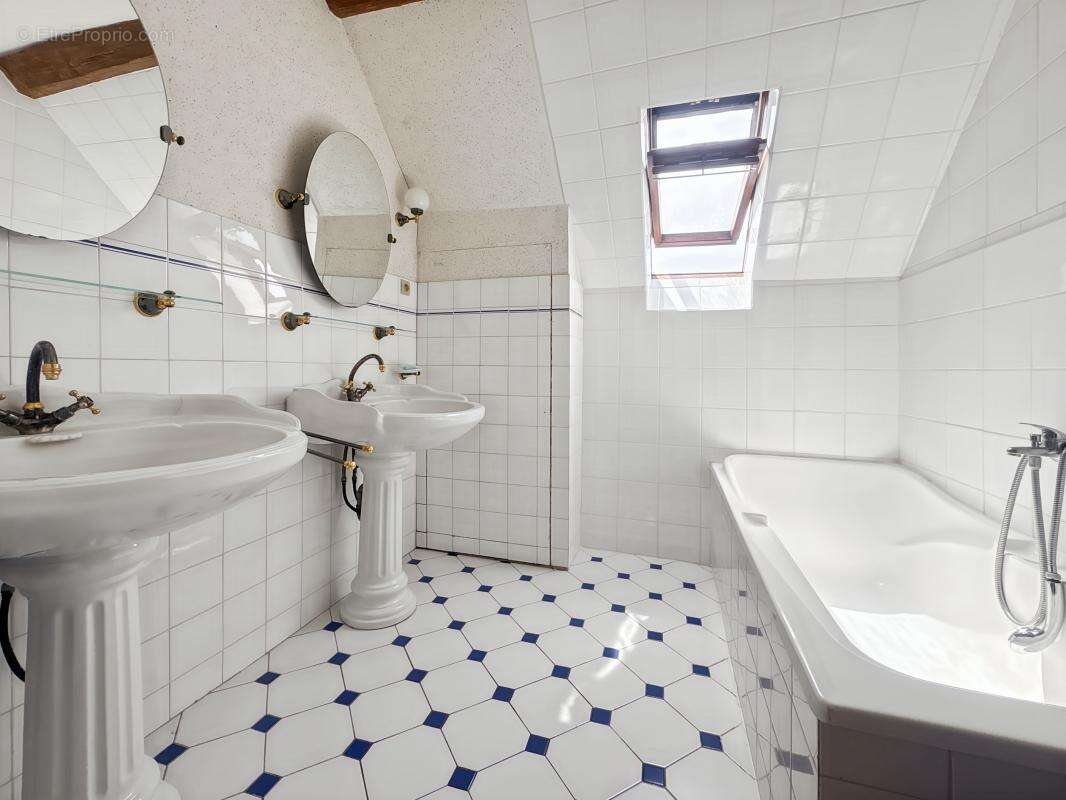 Maison avec beaucoup de caché - photo 11
