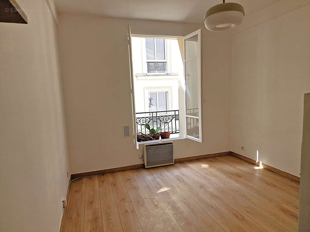 Appartement à PARIS-20E