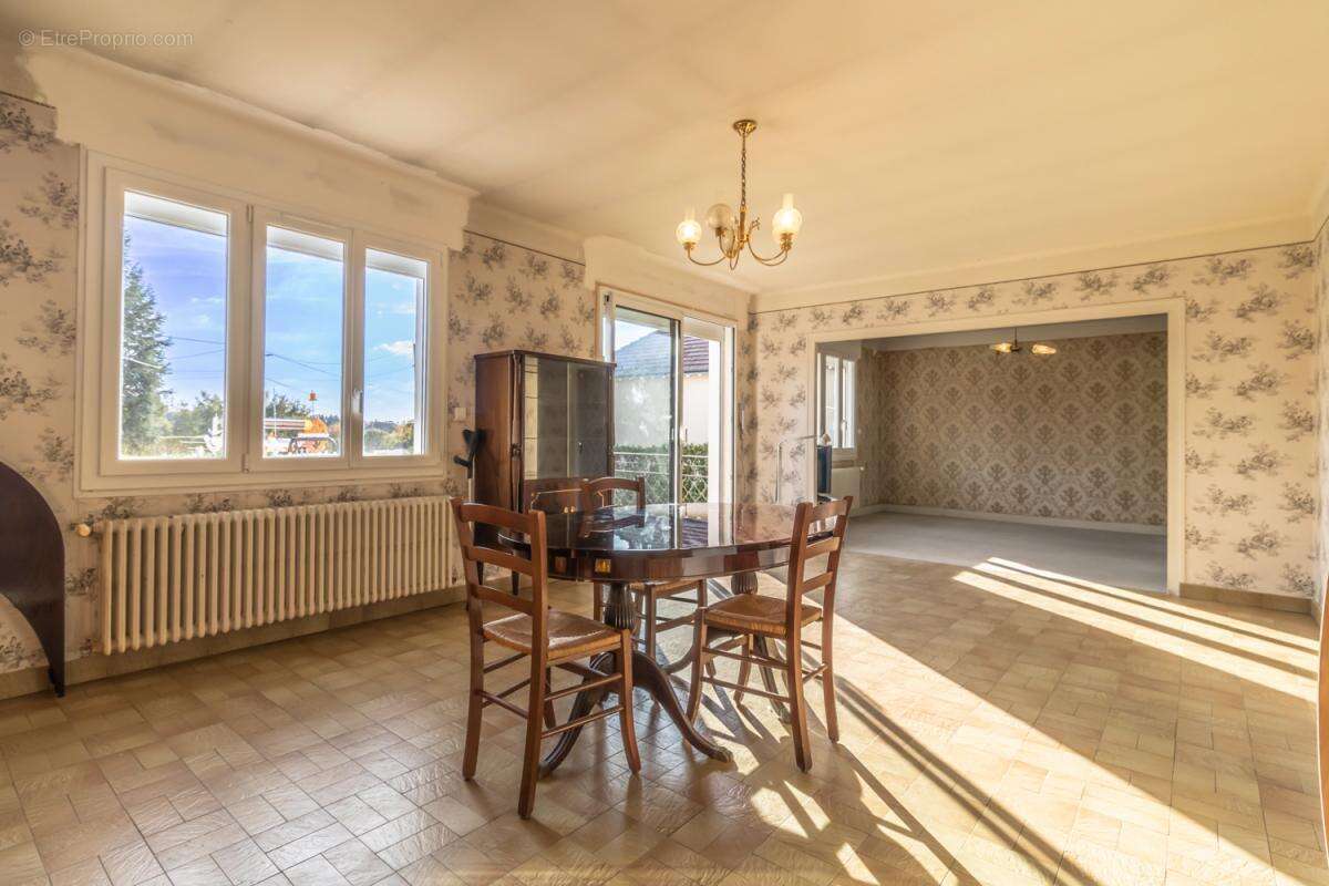 Maison à GIEVRES