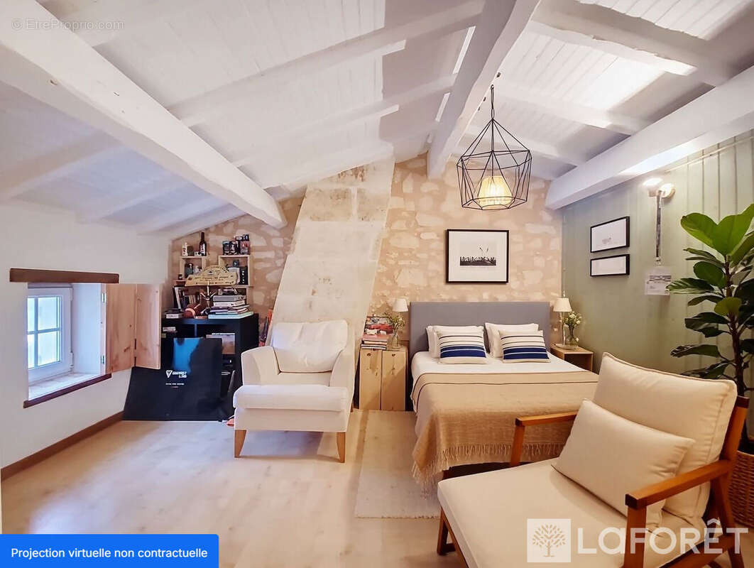 Maison à SAINT-YZAN-DE-SOUDIAC