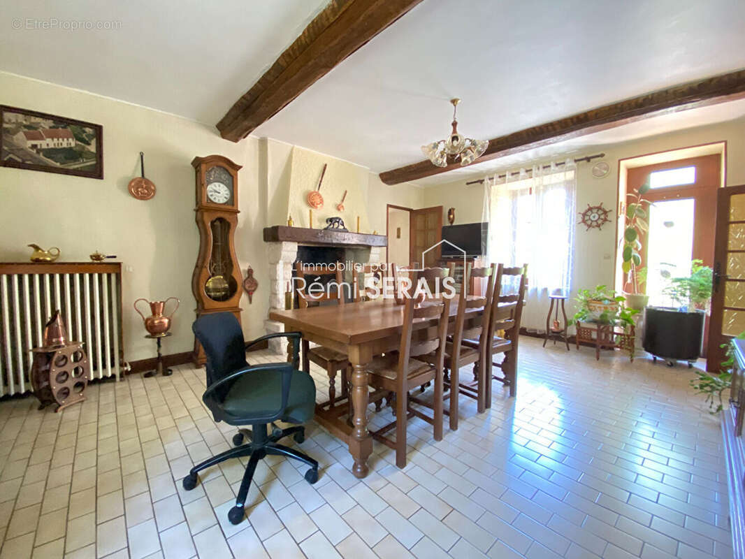Maison à FLEURE