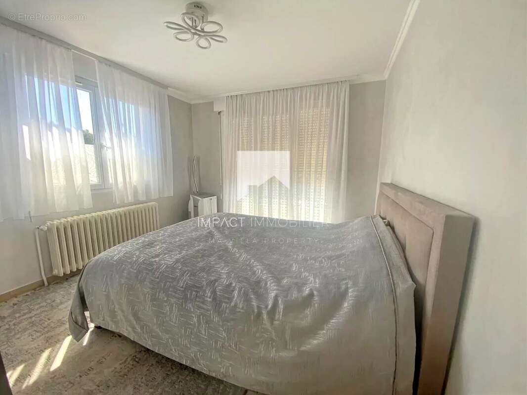 Appartement à LA CRAU