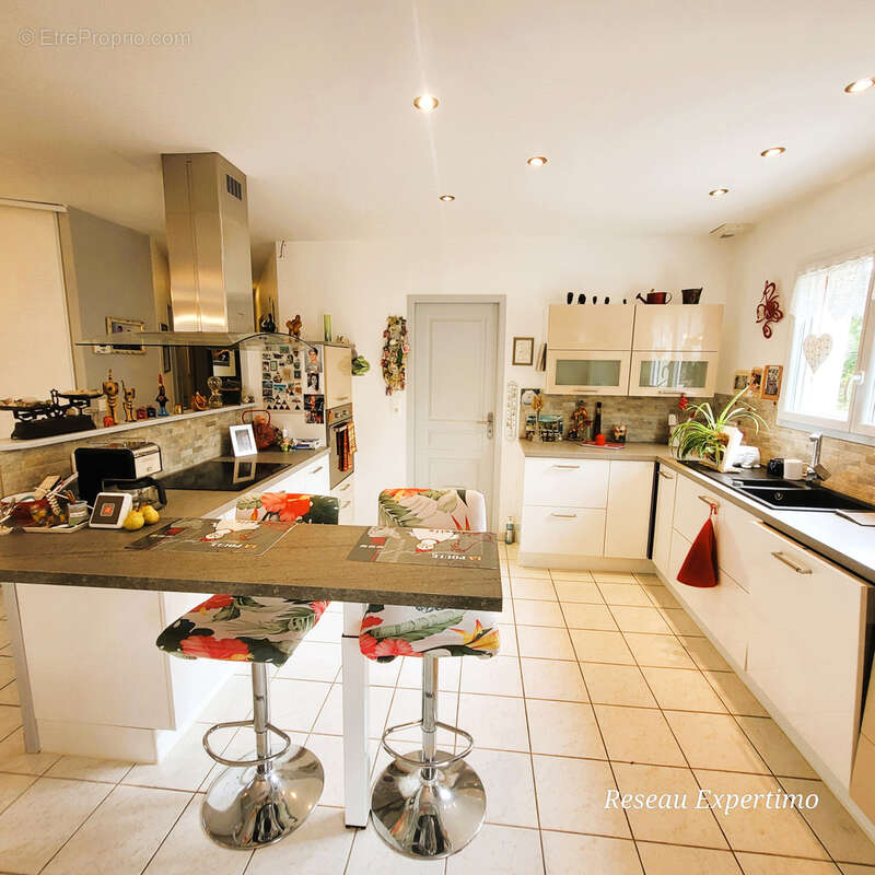 Maison à MONTLIEU-LA-GARDE