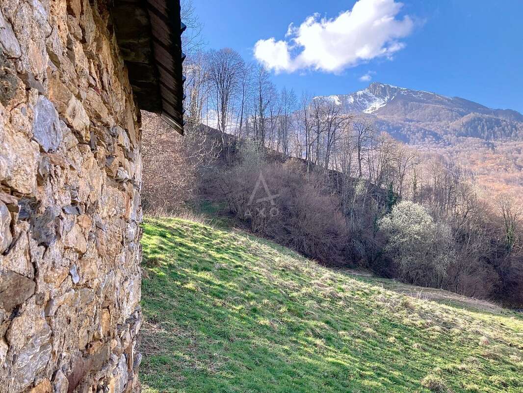 Grange en surplomb du Bourrinquets, Arbéost, en Val d'Azun - photo 2