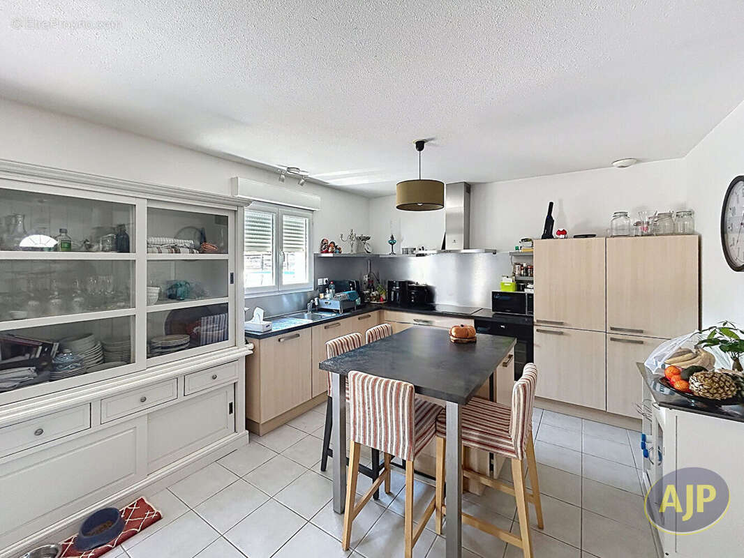 Maison Cubzac Les Ponts 88 m2 - photo 3