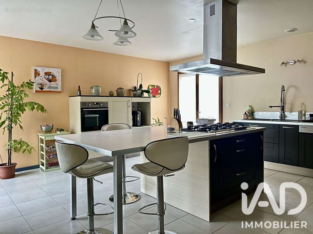 Maison 280 m² à Gramat  - photo 9