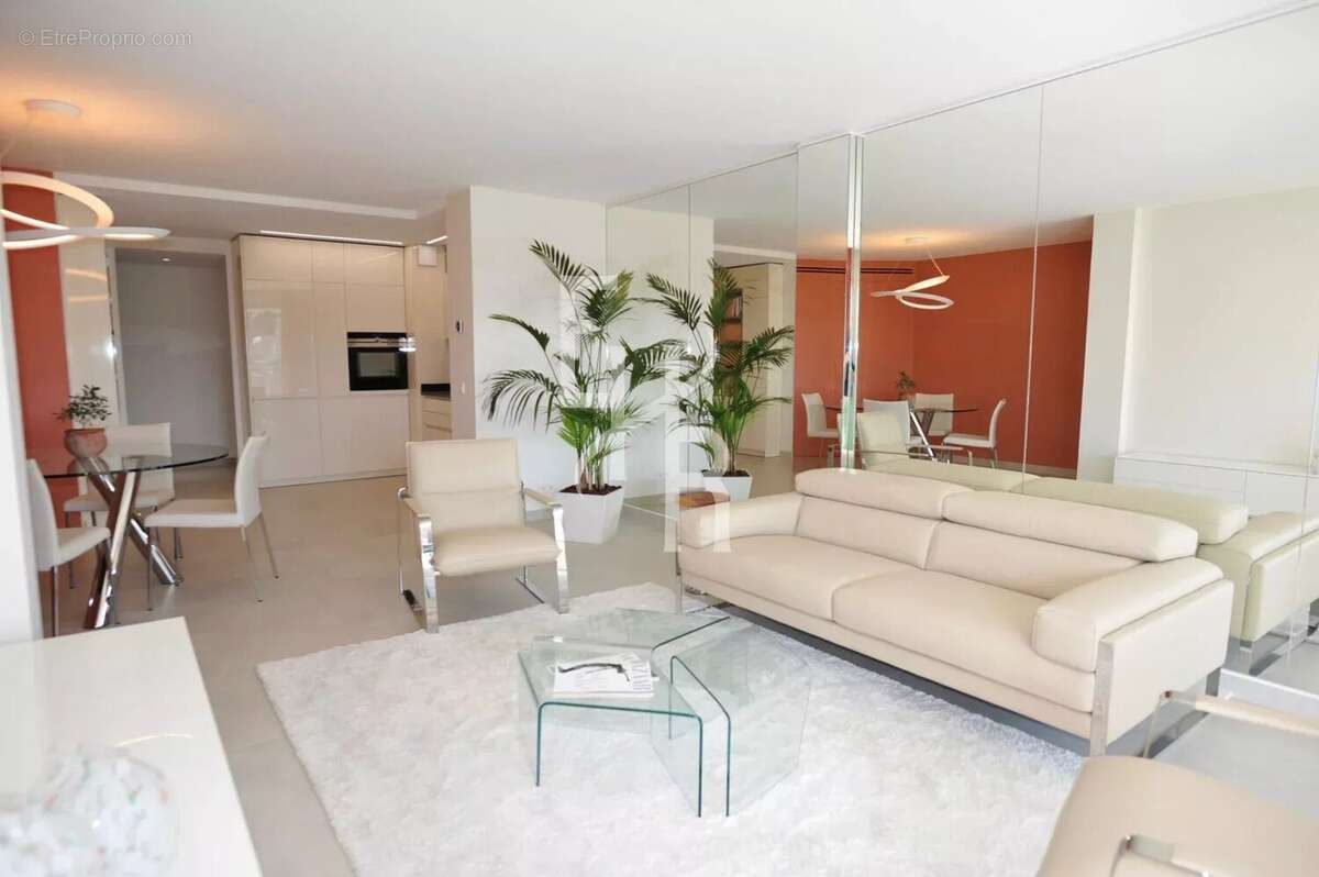 Cannes croisette magnifique 3 pieces vue mer - photo 4