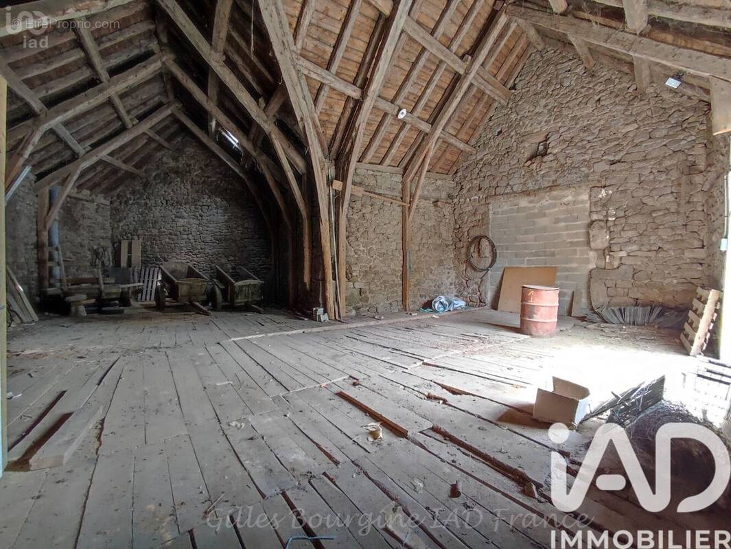 Photo 1 - Maison à AUMONT-AUBRAC