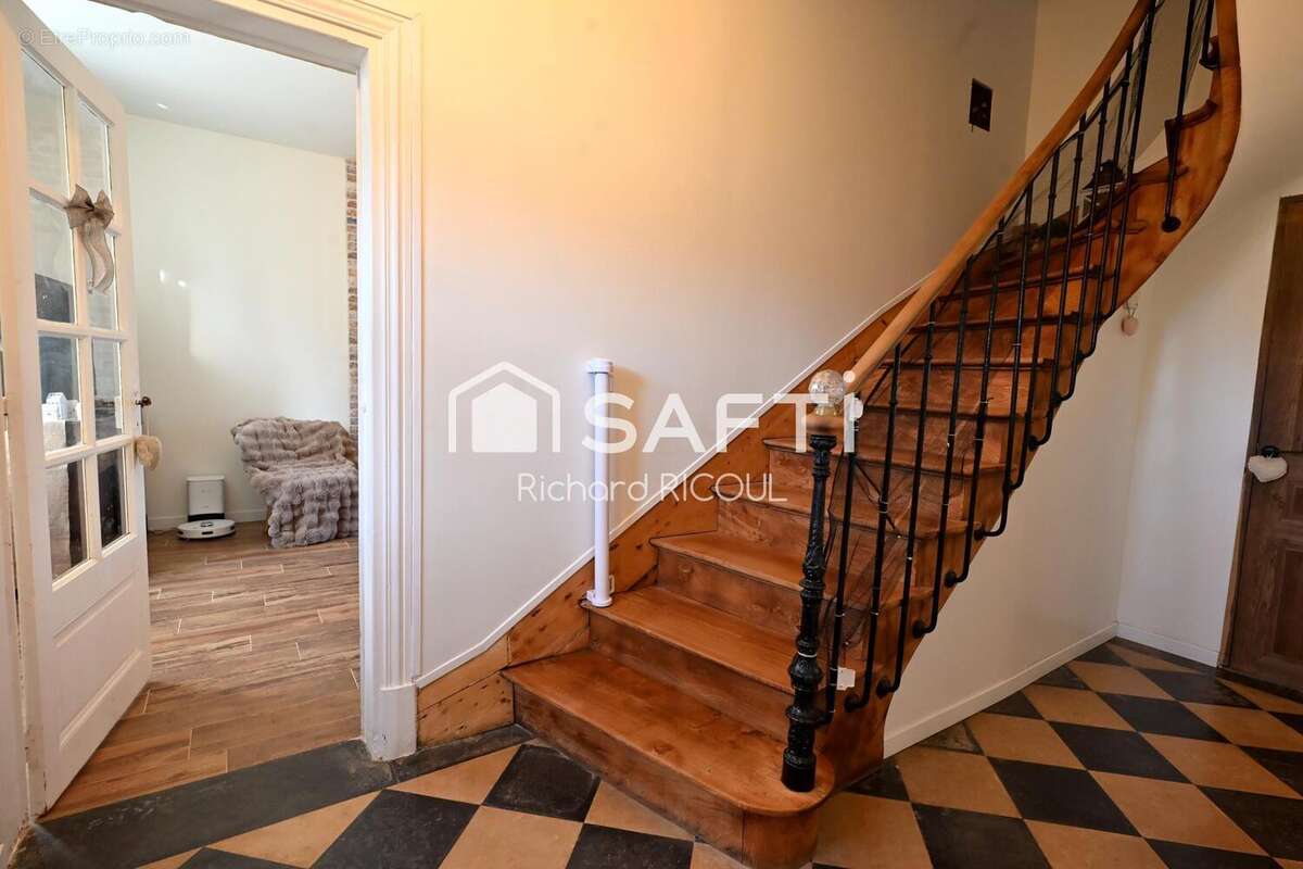 Maison 209 m² à Petiville  - photo 6