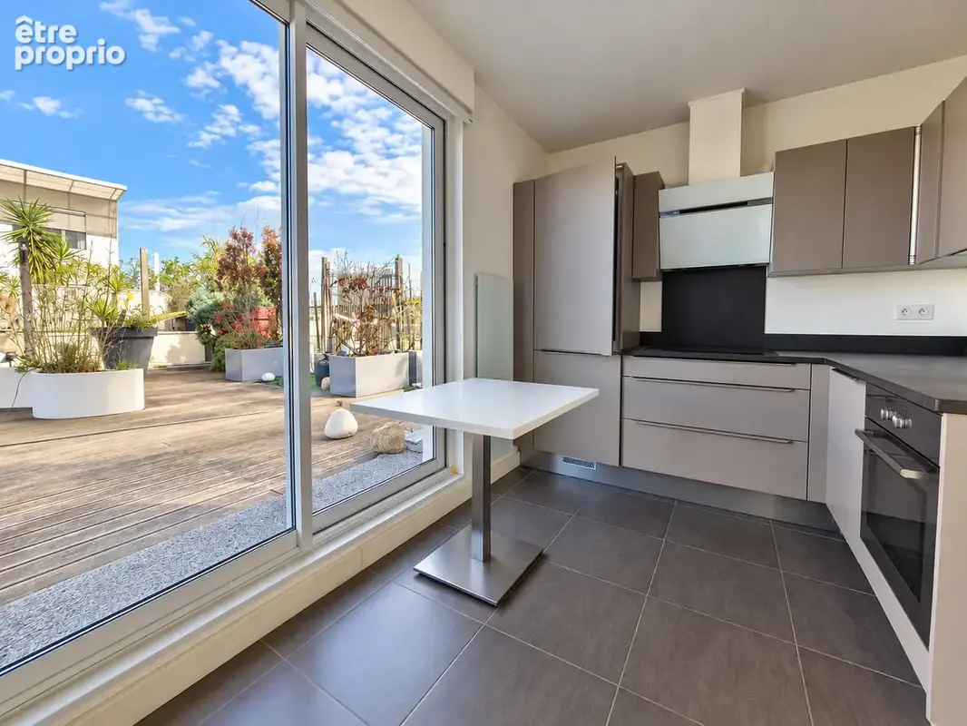 Appartement Duplex T4 'villa sur toit' à Port Marianne avec vue et terrasse exceptionnelles! - photo 5