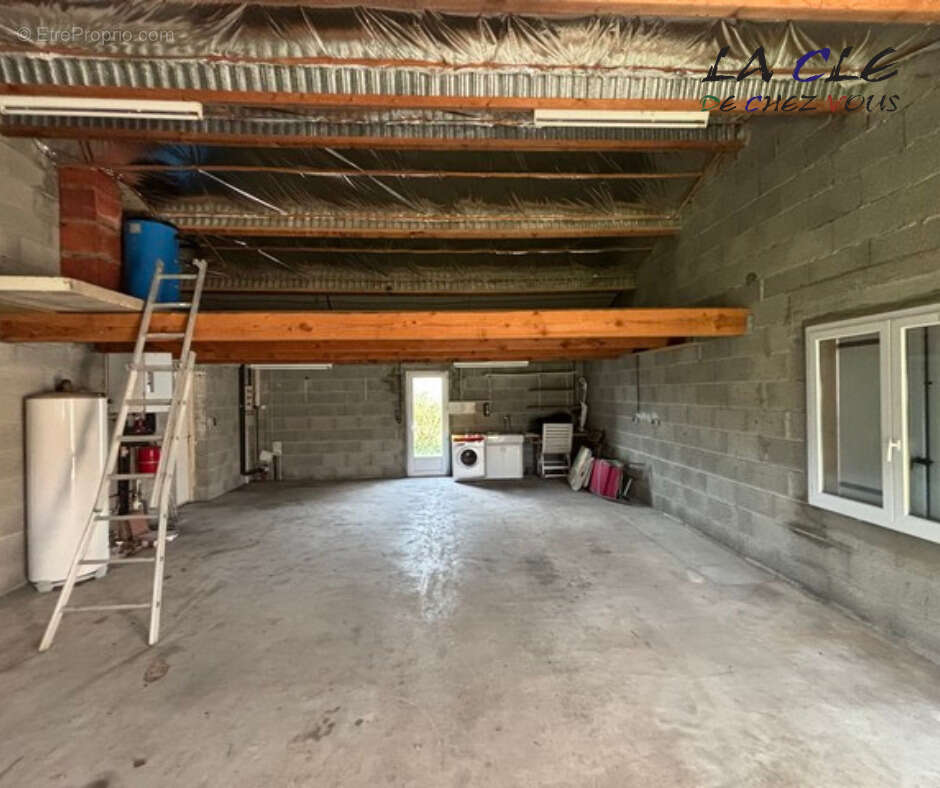 Maison à SAINT-MARTIN-DE-FRAIGNEAU