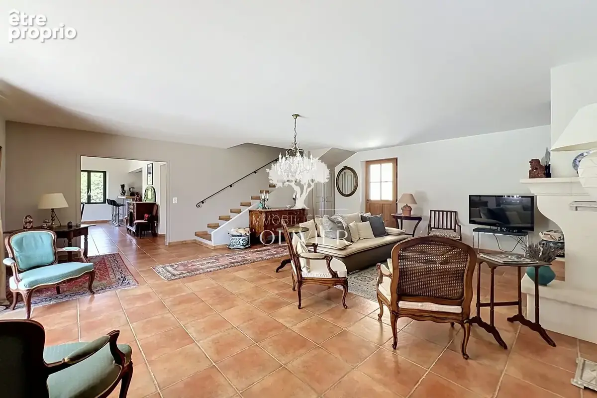 Maison 6 pièces 170 m² à vendre à Simiane-La-Rotonde (04150) - photo 7