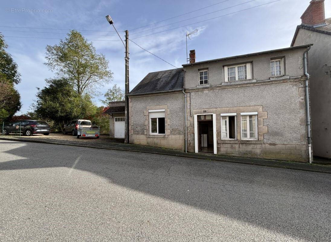 Maison à BOUSSAC
