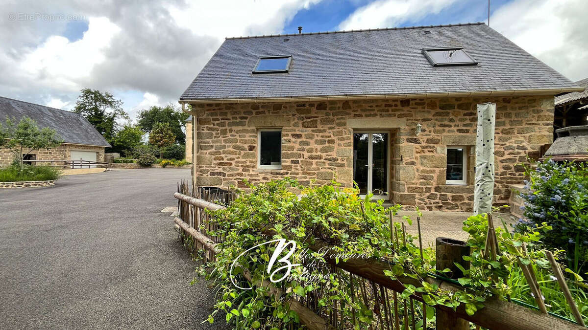 Maison à LOCRONAN