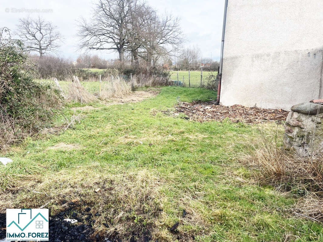 Appartement à VEAUCHE