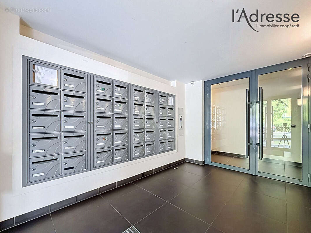 Appartement à COURBEVOIE