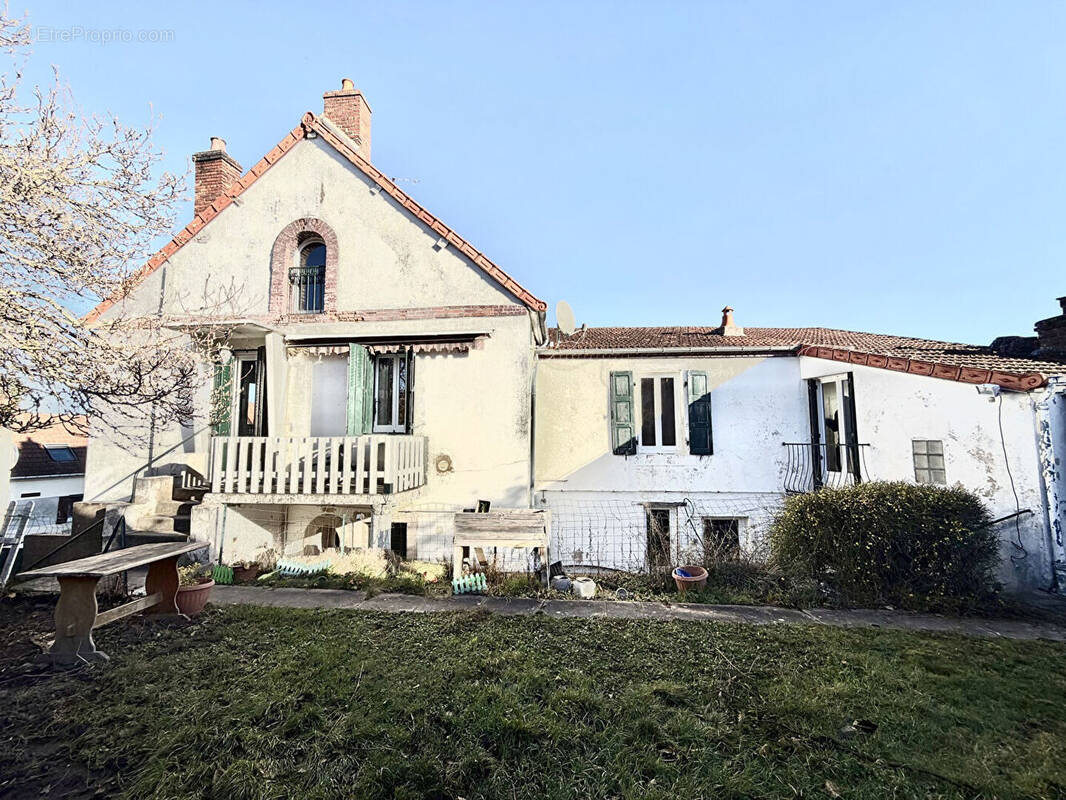 Maison à NERIS-LES-BAINS
